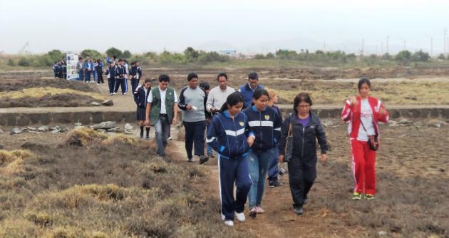 Periodistas escolares visitaron humedales de Villa María y planta pesquera