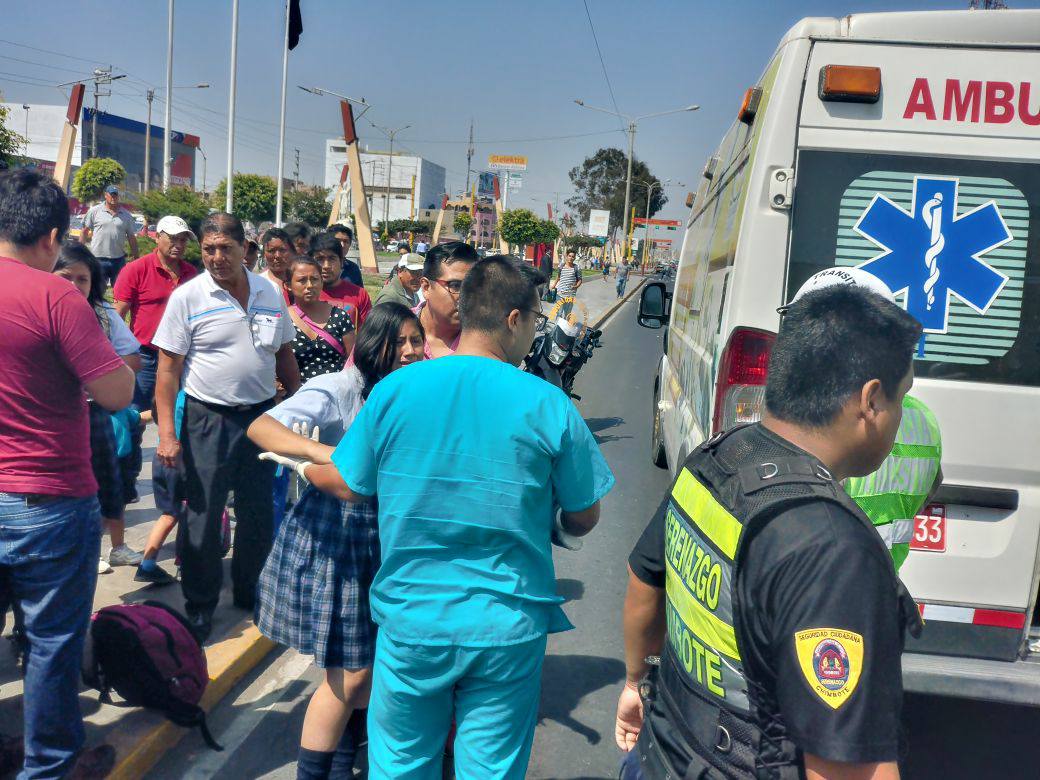 Serenos de Chimbote auxiliaron a escolares que fueron atropelladas