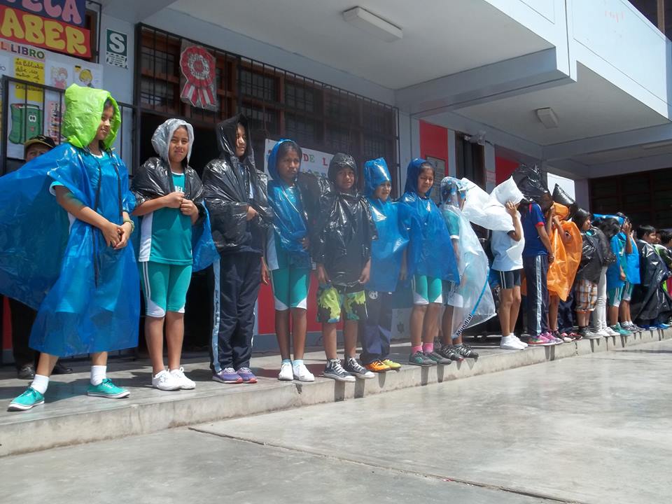 Chimbote: escolares del “Elías Aguirre” participaron de simulacro ante lluvias e inundaciones