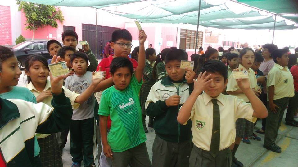 Chimbote: escolares del “8 de Octubre” eligieron a sus autoridades bajo el sistema de voto electrónico