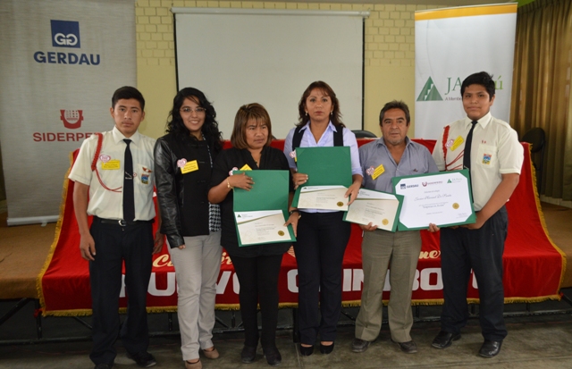 Más de medio millar de escolares de Chimbote fueron capacitados en temas empresariales 