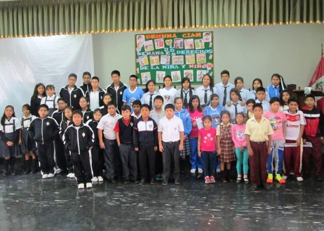  Escolares de distrito de Santa participan en taller por "Festival por la paz"