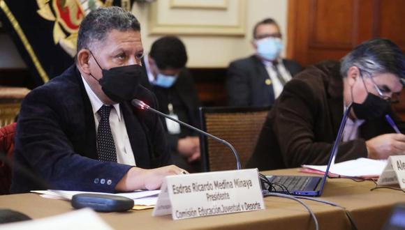 Congresista Esdras Medina: “Pedro Castillo debe dar la cara, no correrse y responder al Congreso”