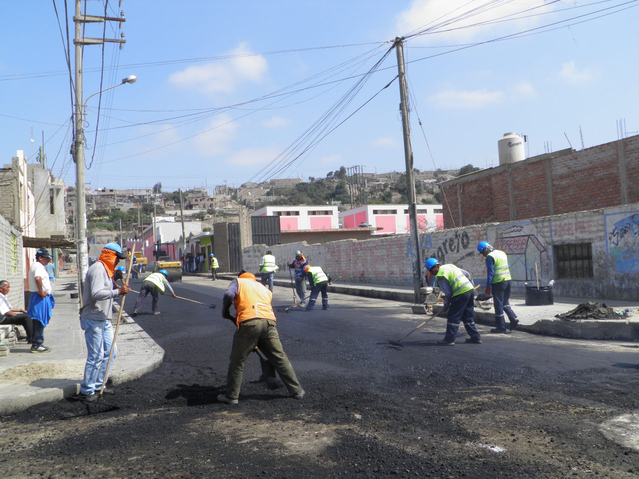 Chimbote: Obra de pistas en la “Esperanza Baja” tiene un 60 por ciento de avance