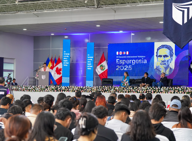 Escritores e investigadores celebran el legado de César Vallejo en la UCV