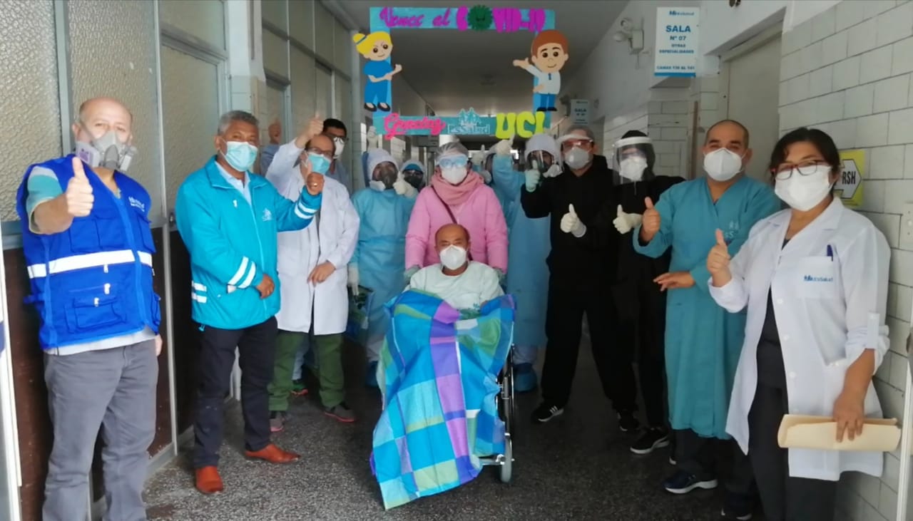 UCI de EsSalud Áncash da de alta a 22 pacientes que vencieron al covid-19