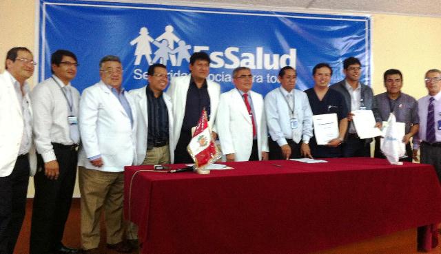 Directores de EsSalud firmaron compromisos de gestión 2014