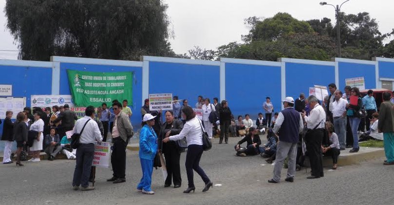 Trabajadores de EsSalud III suspenden huelga nacional indefinida