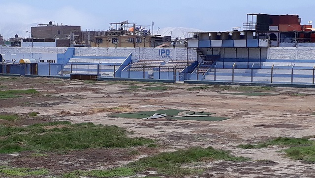 “Gómez Arellano” con historia en Chimbote convertido en un potrero y depósito municipal de vehículos