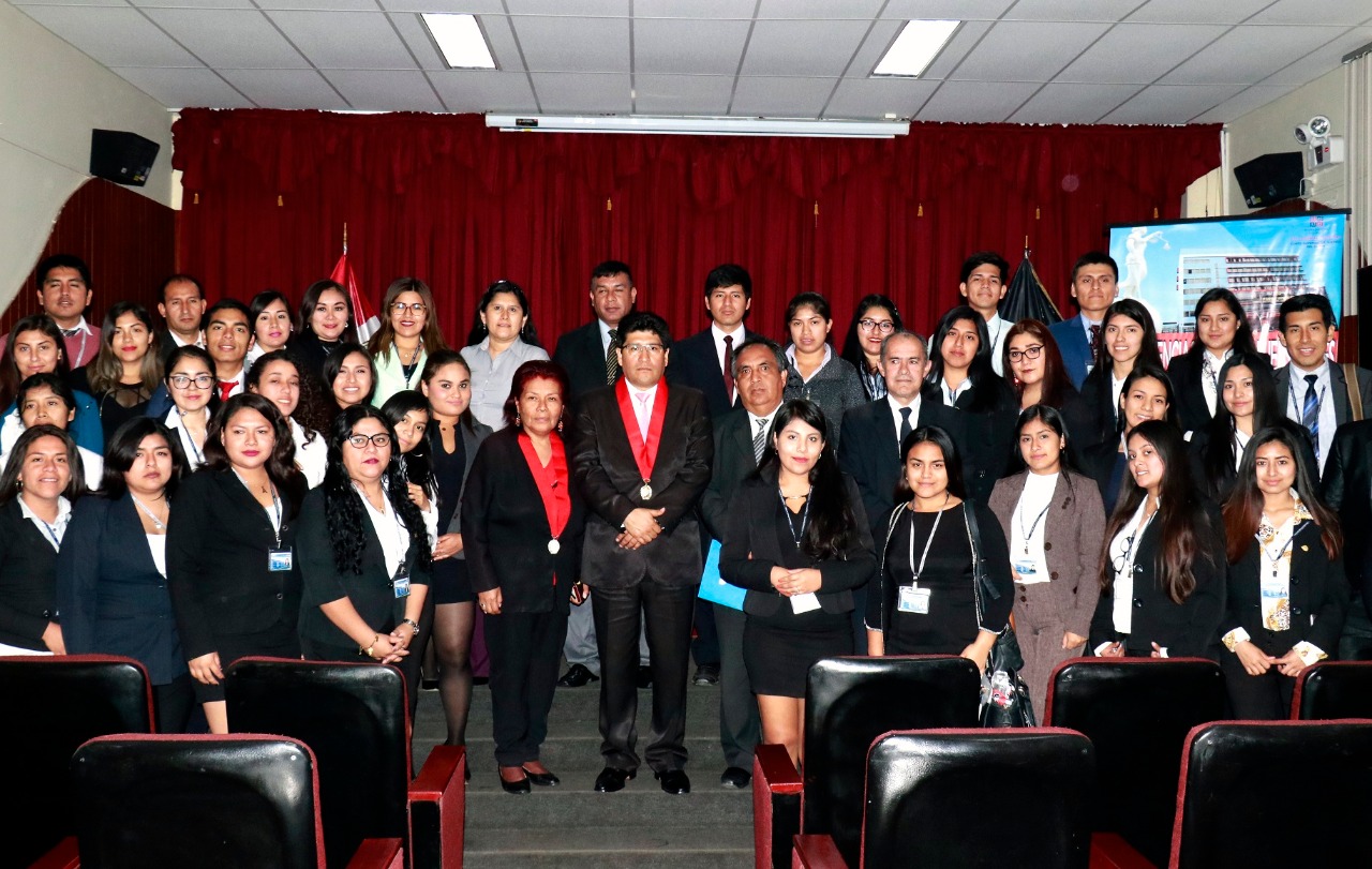 Estudiantes de Derecho de la U. San Pedro visitaron el módulo laboral de la Corte Superior del Santa