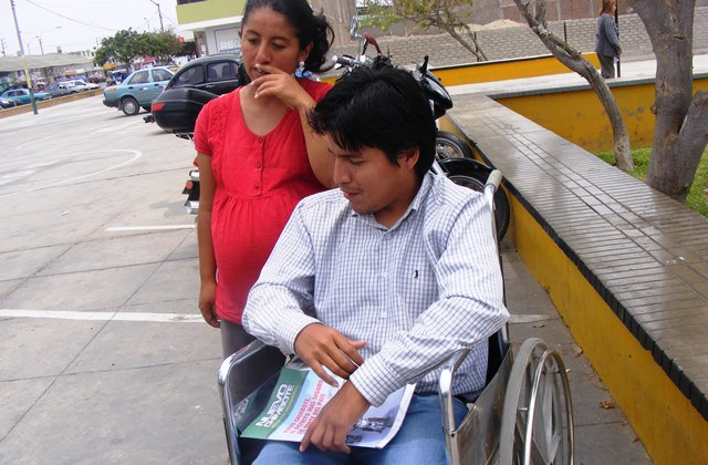 Ex trabajador con discapacidad pide a municipio sureño le cancele deuda