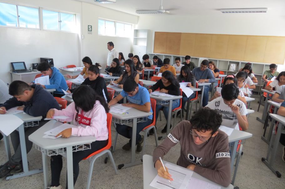 Chimbote: importante participación de postulantes  en el examen de admisión de la UTP