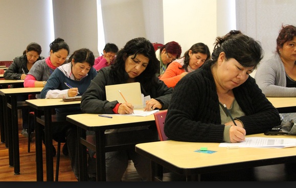 Candidato promueve capacitación a docentes chimbotanos