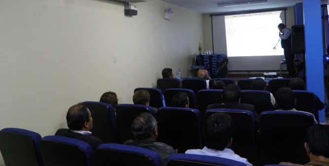 Exponen proyectos de saneamiento a candidatos al gobierno regional