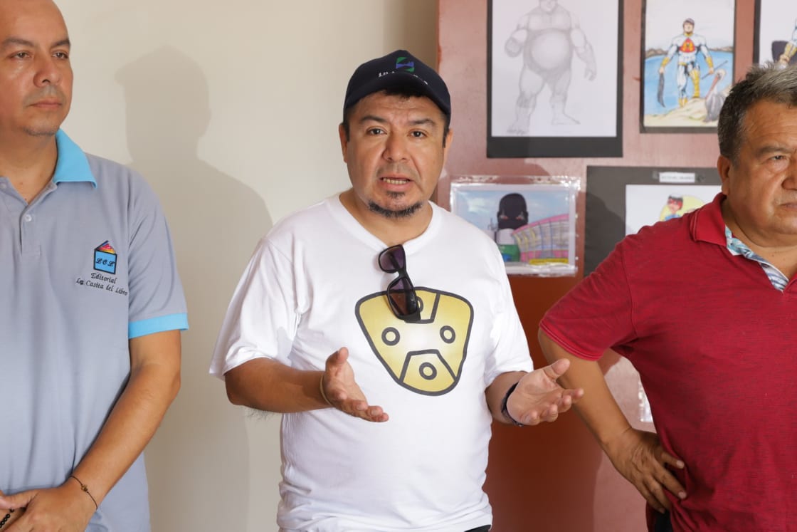 Exposición de cómics "Pelicantro" en la sala de arte de la municipalidad del Santa