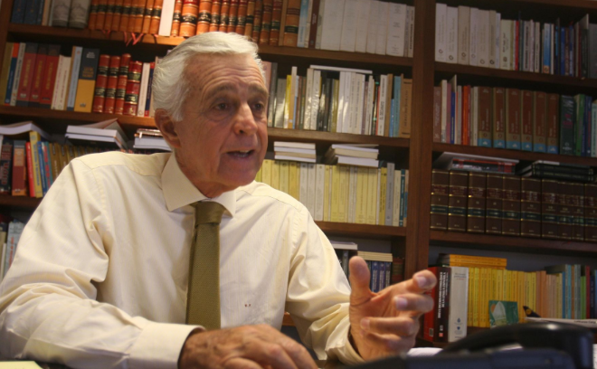 Ex senador Ferrero: “Perú hubiera tenido mejores resultados en democracia y sin el autogolpe”