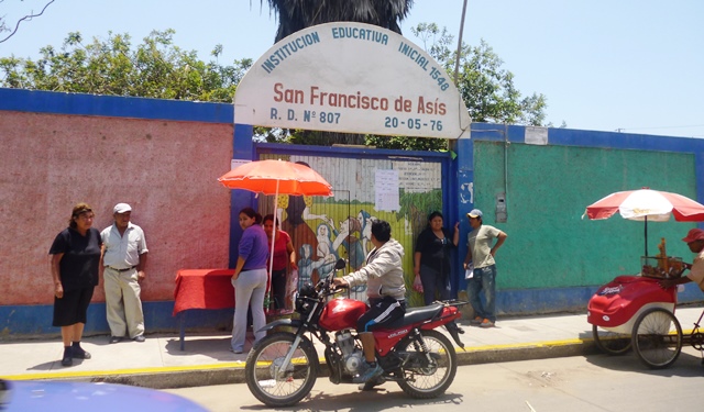 En I.E. San Francisco de Asís “Qali Warma” repartió alimentos en mal estado