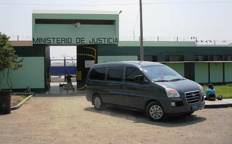 Presos de"Cambio Puente" aseguran con candado sus celdas para evitar requisa