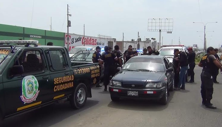 Capturan a falsos policías que estafaban con la modalidad del “cambiazo” en Nuevo Chimbote