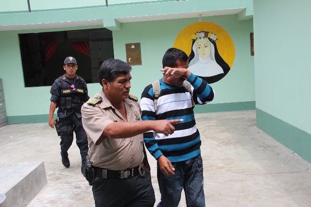 Intervienen a sujeto que se hacía pasar como efectivo policial  en Chimbote