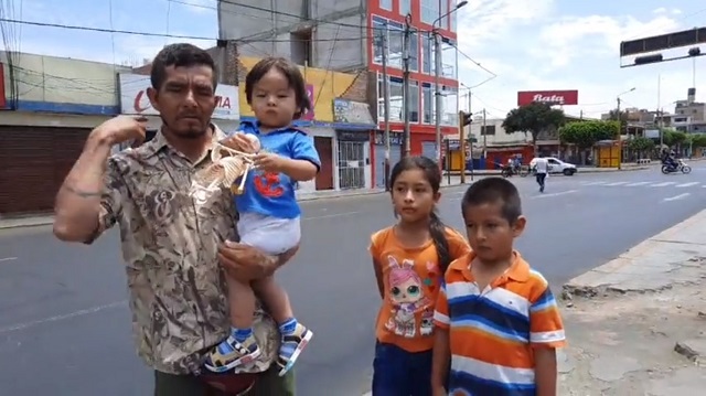 Padre de 3 menores pidió apoyo para regresar a Chiclayo, la emergencia los sorprendió en Chimbote