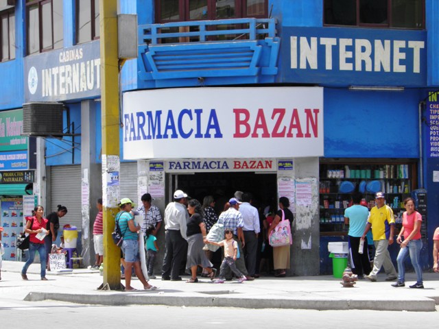 Chimbote: Detienen a trabajador por robo sistemático de medicamentos en Farmacia Bazán 