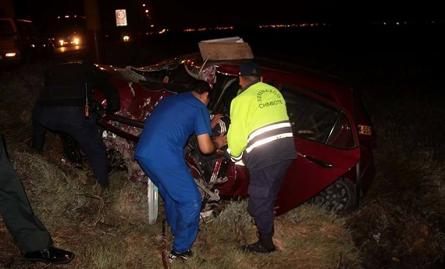 Chofer de colectivo y un menor de edad mueren al chocar su vehículo contra un microbús en Chimbote