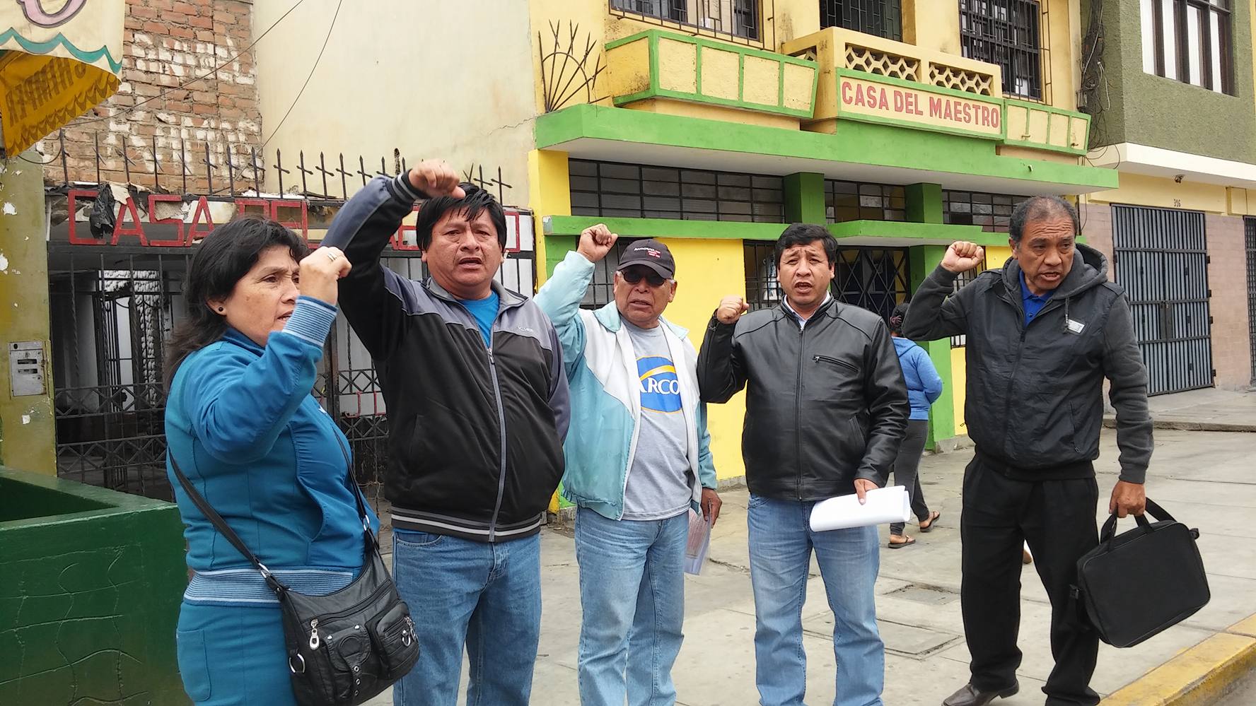 Dirigente del Sute Santa califica huelga de docentes como “irresponsable e infantil”
