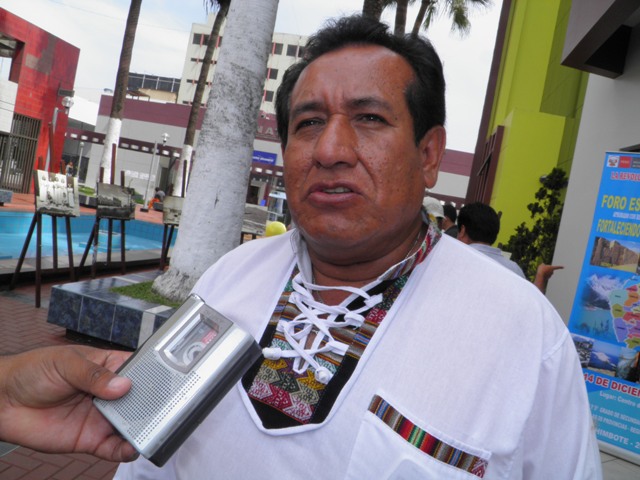 Félix Aguirre informa que hay 120 colegios en riesgo por el “Niño” en la provincia del Santa