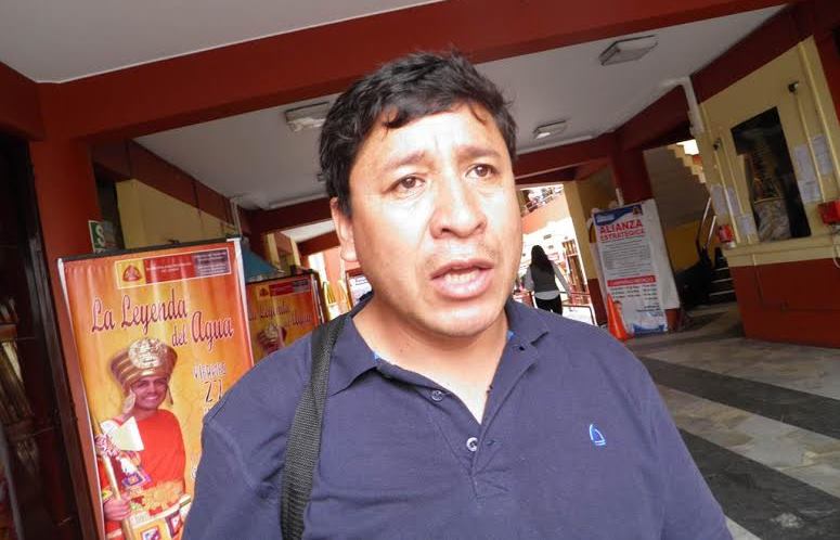 Denuncian que por pérdida de dinero no se cambiaron techos en la Ugel Santa