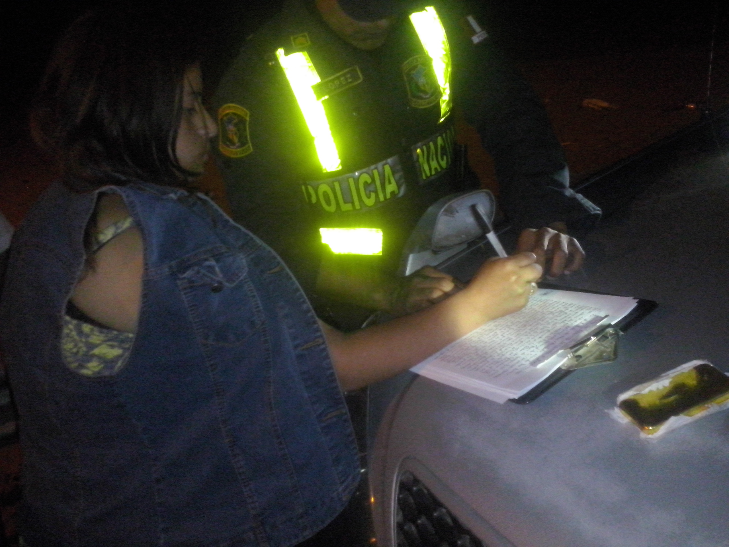 Investigan preliminarmente a mujer que llevaba lingotes de oro en prendas íntimas 