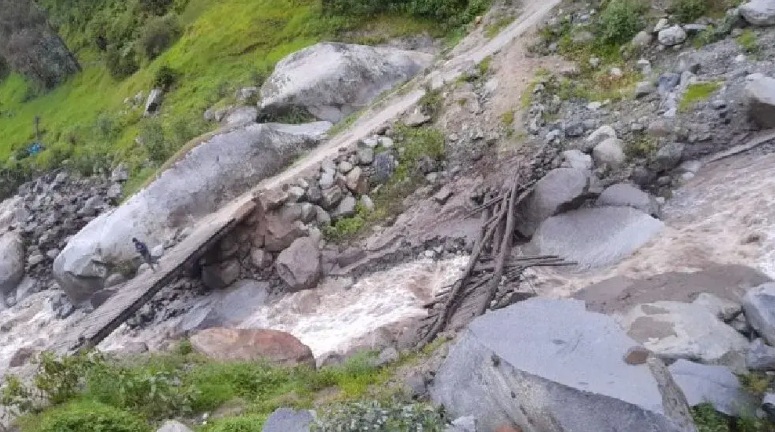 Áncash: distrito de Cristóbal de Raján quedó aislado tras colapso de puente por crecida de río