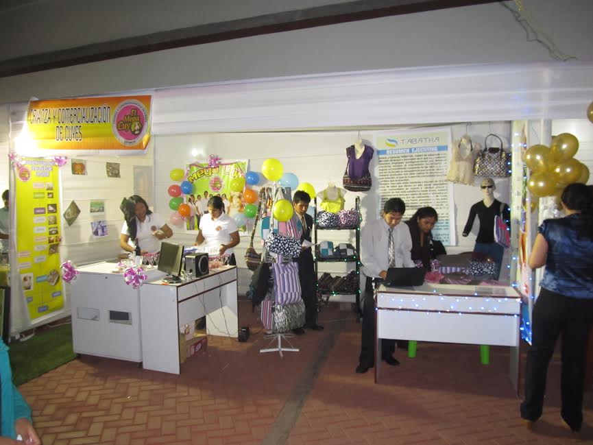 Alumnos de Administración de Uladech-Católica organizan feria de negocios