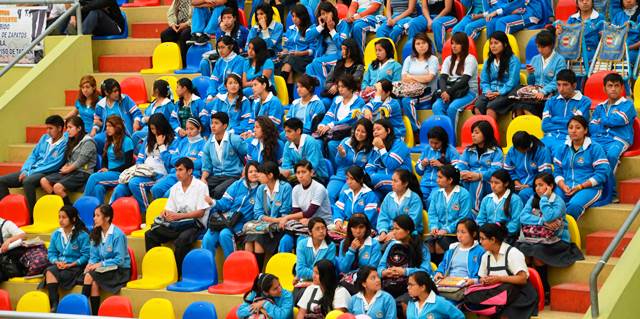 Más de tres mil escolares en primer día de II Feria Regional de Orientación Vocacional