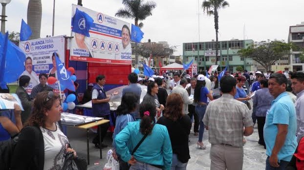 Candidatos participaron en Feria Electoral organizada por el JEE del Santa