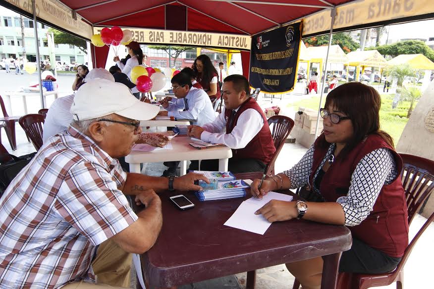 Chimbote: Programa Justicia en tu Comunidad realizó con éxito mega feria informativa