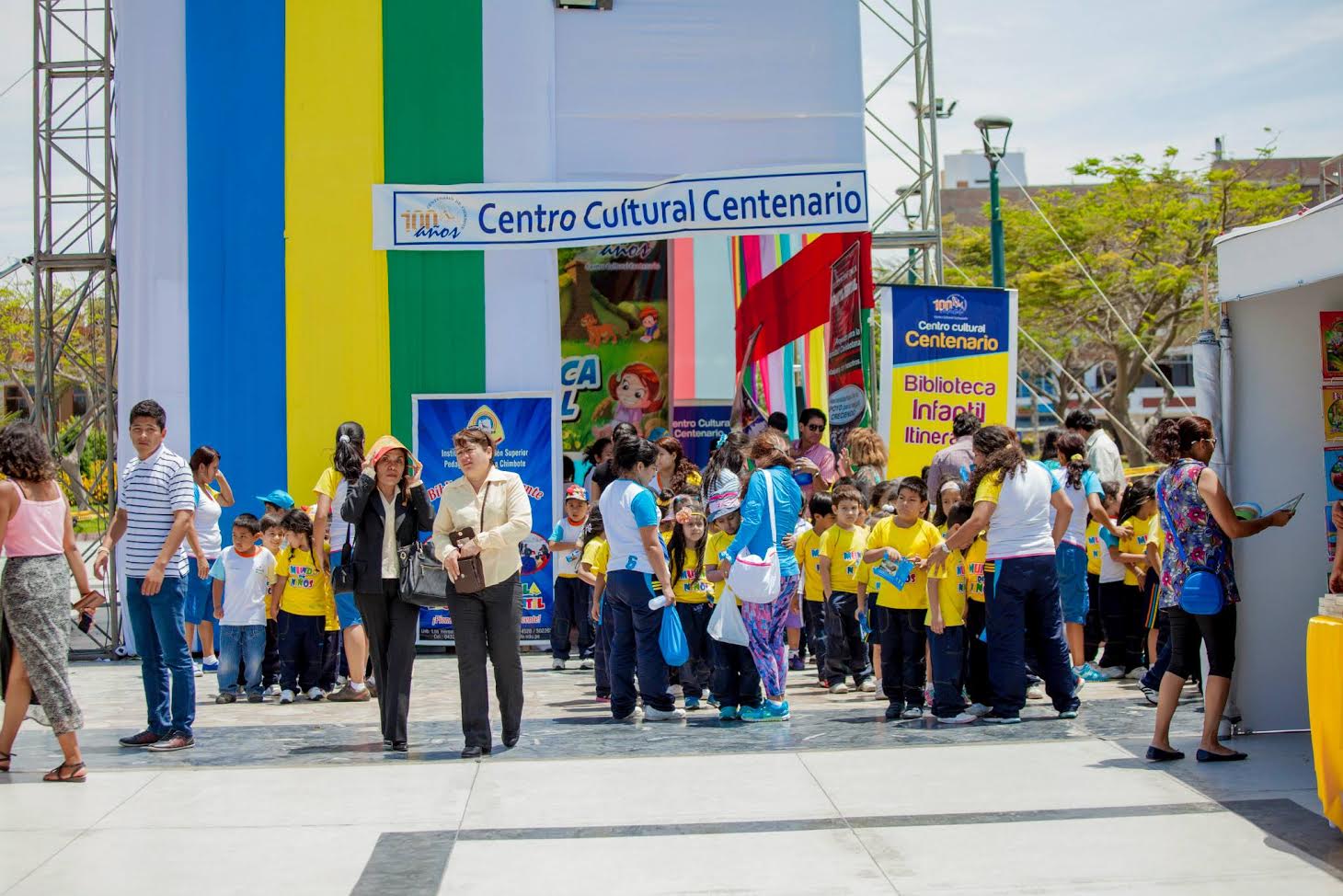 Programación de la sala de lectura infantil en la IX Feria del Libro de Nuevo Chimbote