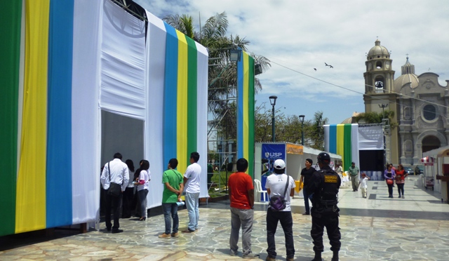 Arrancó VII Feria del Libro de Nuevo Chimbote 2014