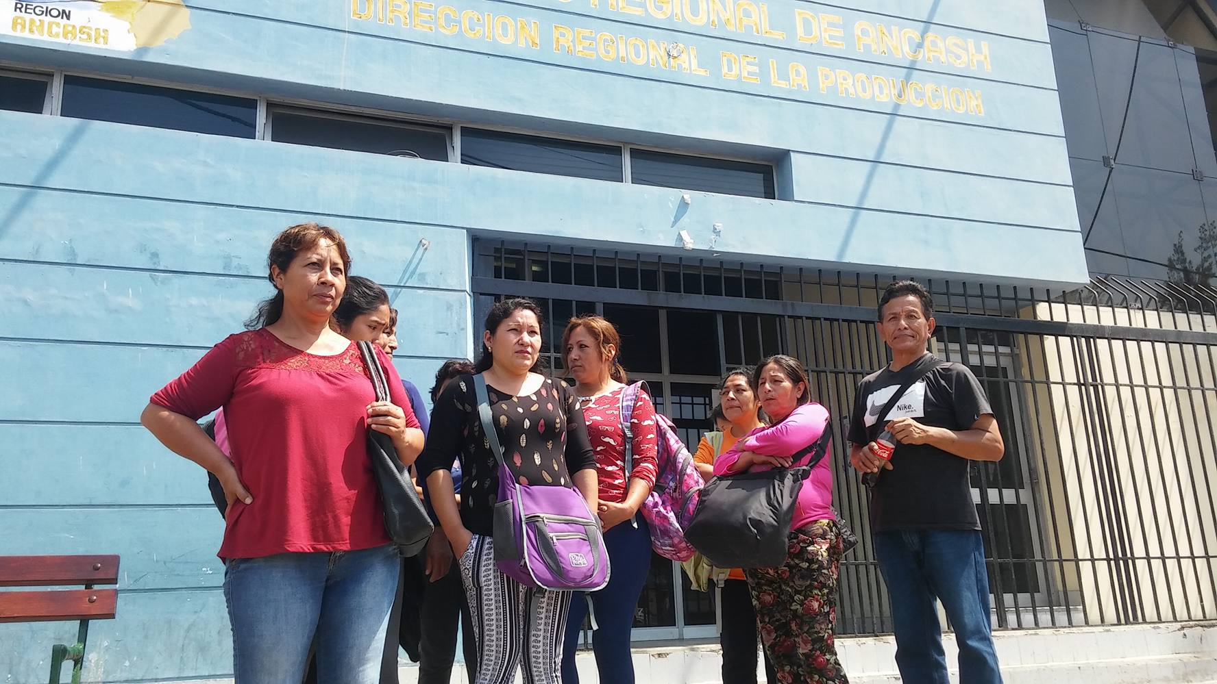 Chimbote: trabajadores de pesquera piden que se les cancele su deuda por el trabajo realizado 