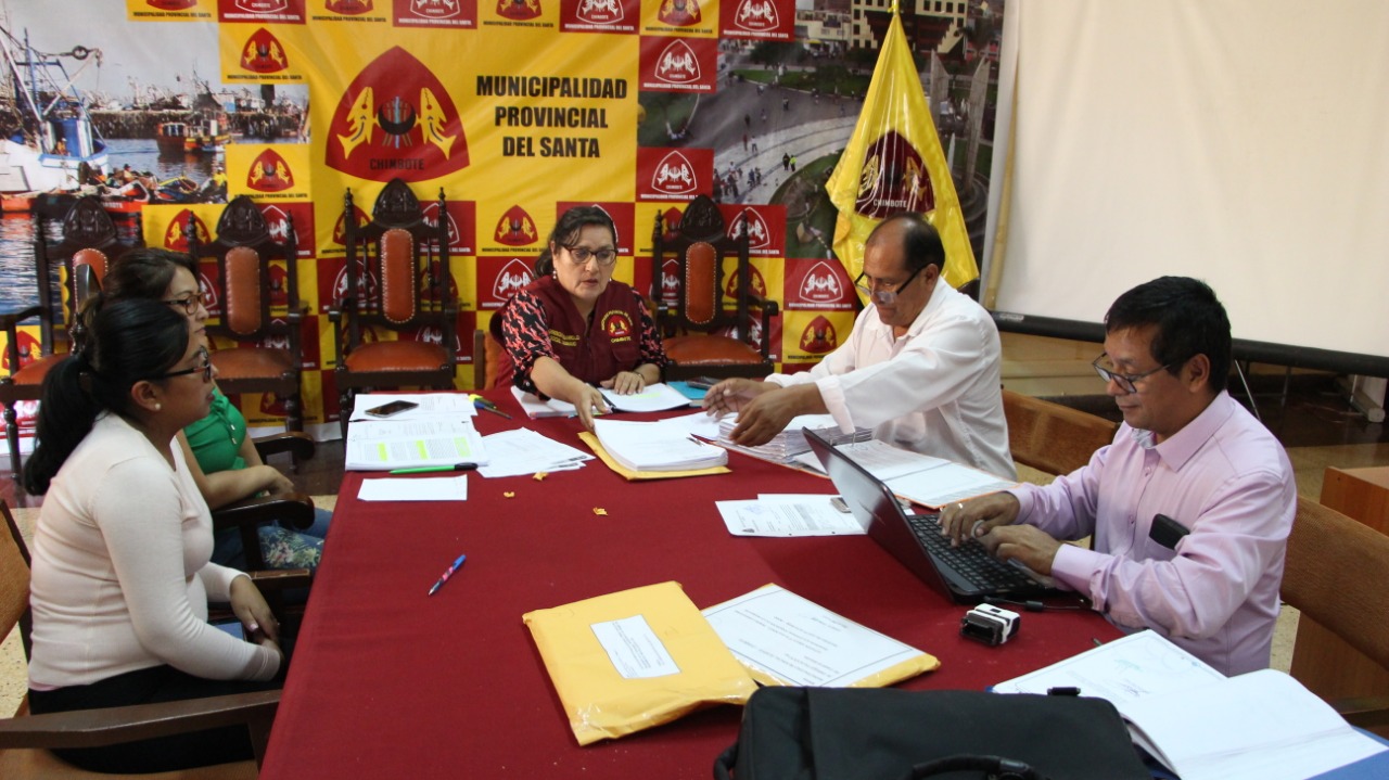 Chimbote: dos empresas abastecerán de insumos al Programa Vaso de Leche durante todo el año