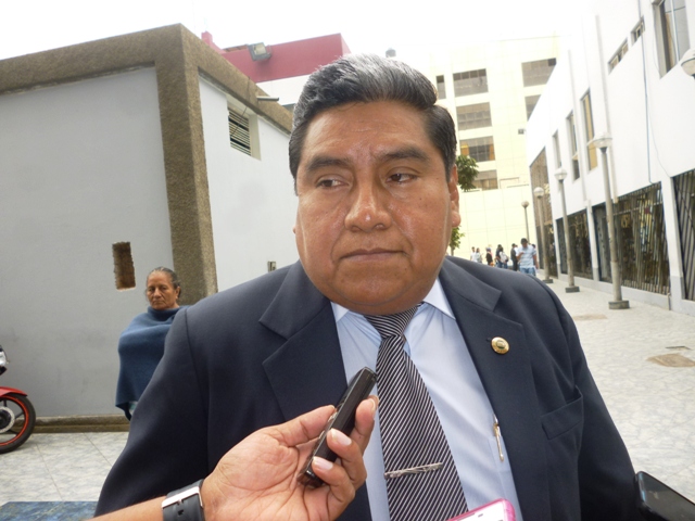 Fiscal decidirá en agosto la suerte de donantes de Waldo Ríos investigados por lavado de activos