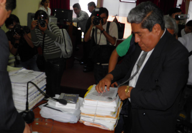 Fiscal Añanca evaluará pedido de levantamiento de inmunidad para Benítez y Crisólogo