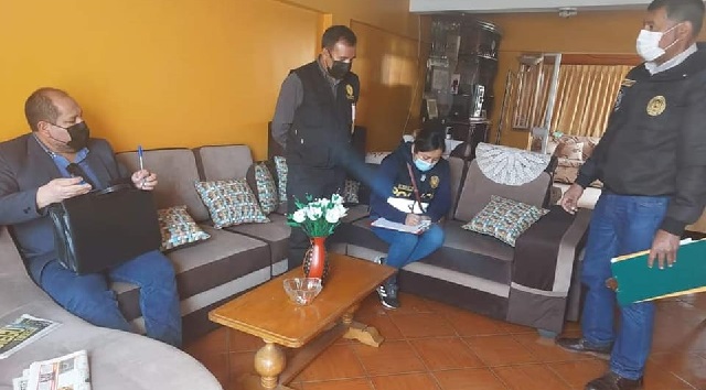 Detienen a trabajadores de la UGEL Huari por girar irregularmente cheques por 200 mil soles 