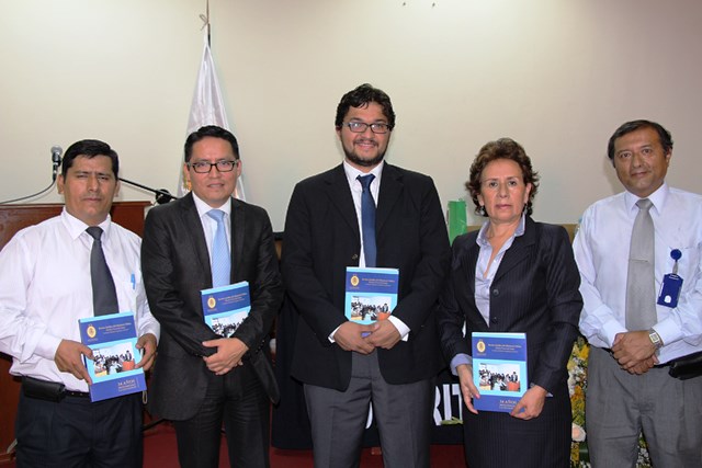 Fiscalía del Santa presenta nueva edición indexada de Revista Jurídica 2015
