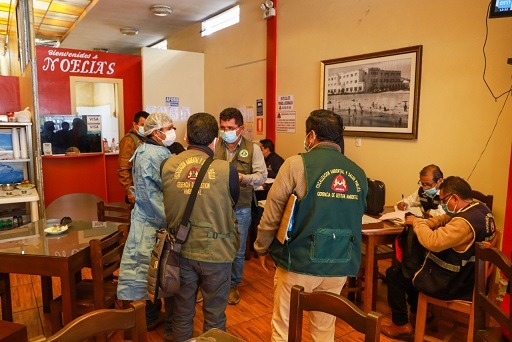 Municipio multa a restaurante por incumplir normas sanitarias por el covid-19 