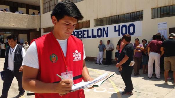  Chimbote: Más de 300 postulan para fiscalizadores de local de votación