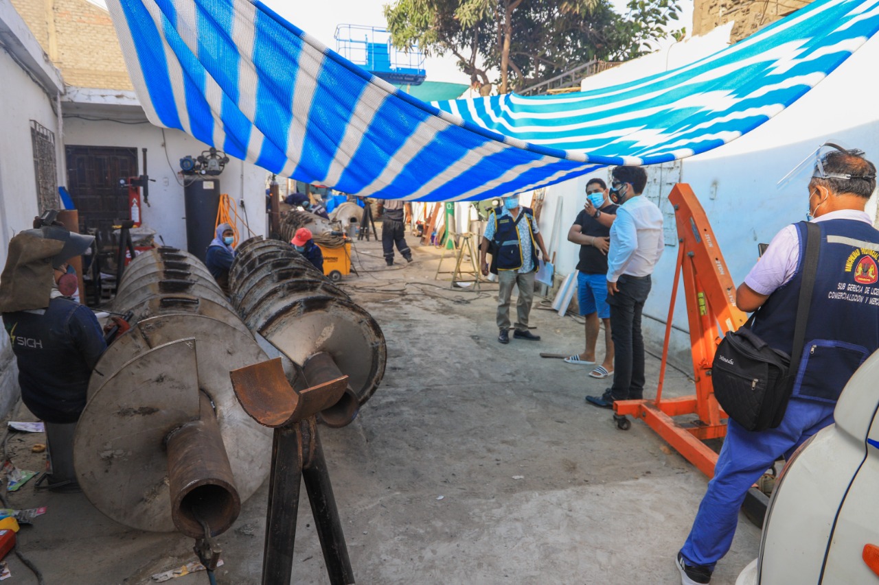 Multan a propietario de taller  de estructuras metálicas por operar sin licencia y ocupar la vía pública