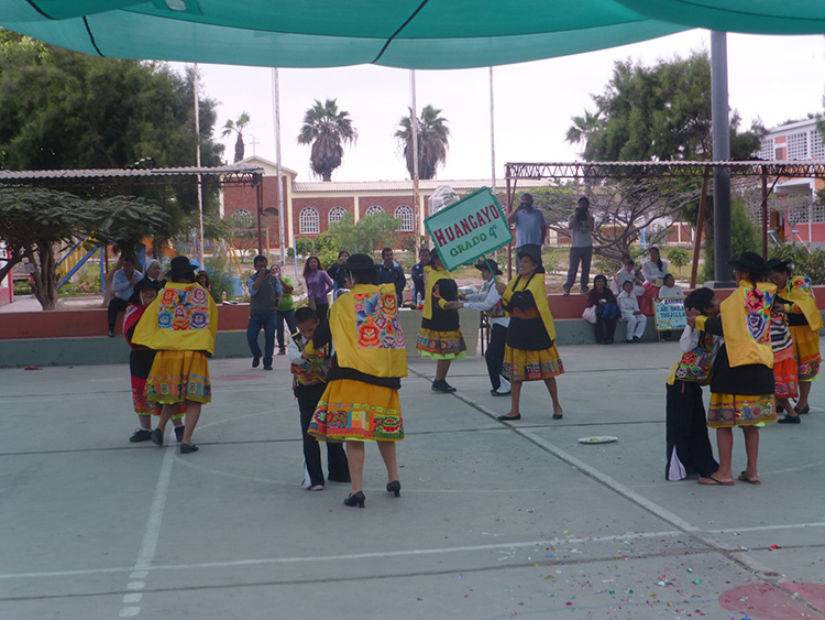 Alumnos del colegio Fe y Alegría Nº 42  participaron del Día del Folklore