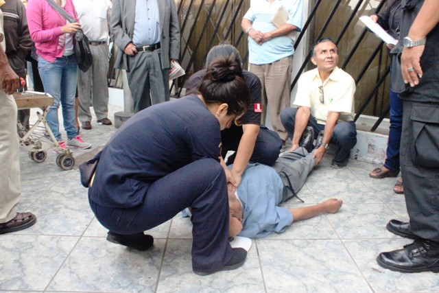 Tragedia: Fonavista de 79 años muere en Chimbote cuando hacía cola para cobrar sus aportaciones 