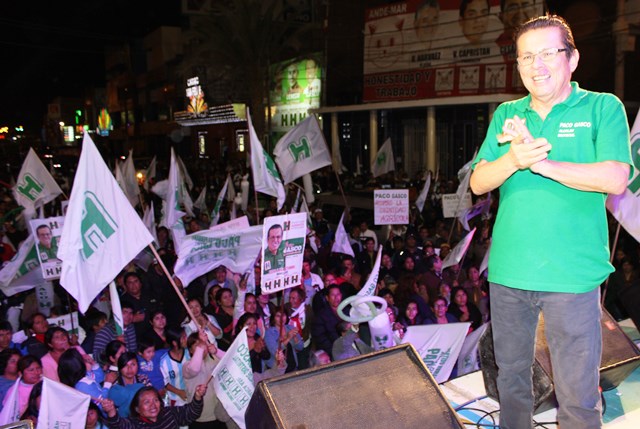 En cierre de campaña: Gasco resalta obras en distrito sureño